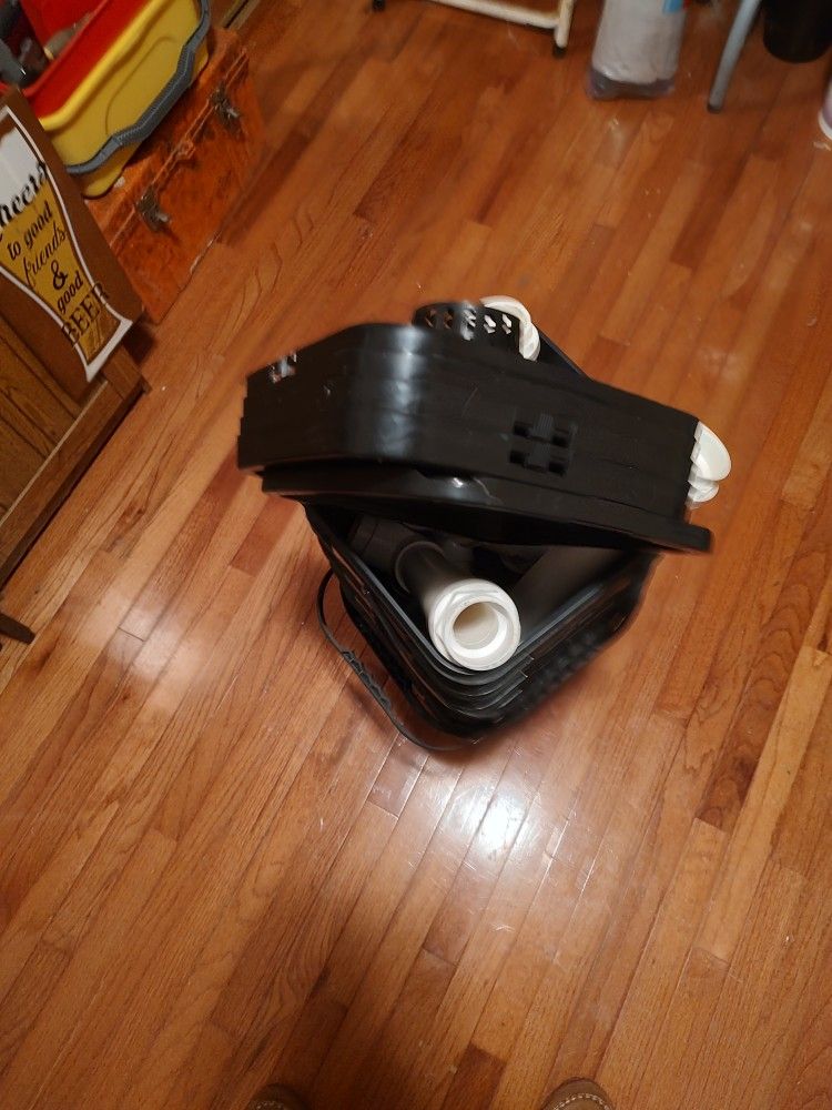 Never Used Gorilla DWRC 4pot Hydroponic Grow System With Reservoir
