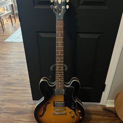 Epiphone Semi-hollow Bossy Guitar