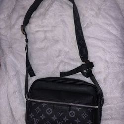 Louis Vuitton Messenger Bag