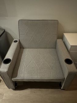 Gray Reclining Chair with Cup Holders – Great Extra Seat Sillón Reclinable Gris con Portavasos – Excelente Como Asiento Adicional