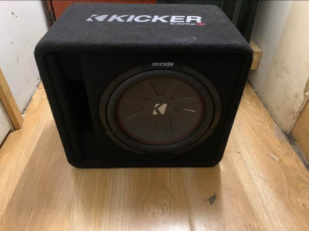 Kicker Subwoofer and Amp