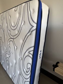 Brand New Queen Soft Pillow top Mattress