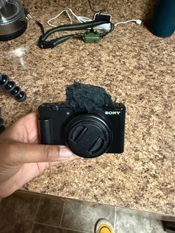 Sony  ZV-1F camera