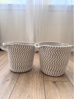 Storage baskets