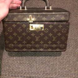 vintage Louis Vuitton monogram canvas train case or vanity case