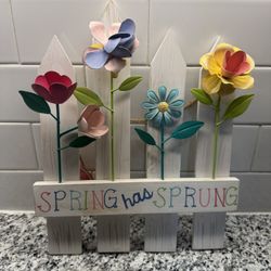 Spring Decor Hanging Sign