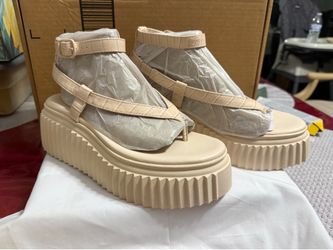 Thong platform sandal