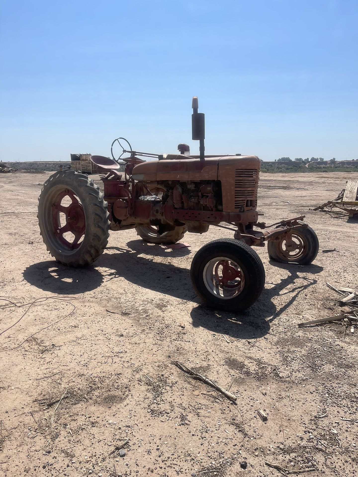 Vintage - Diesel Tractor (With Trailer And Attachments)