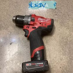 Milwaukee Fuel 12v Drill Driver W/ Battery And Charger
