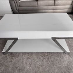 White Coffe Table And End TABLE