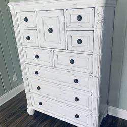Chalk Painted Chest Of Drawers 