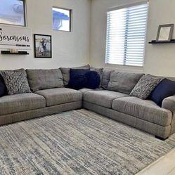 Ashley’s Grey Sectional Couch - FREE DELIVERY 🚛