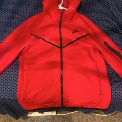 Large Nike Tech