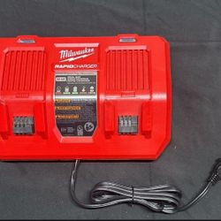 Milwaukee M18 18-Volt Lithium-Ion Dual Bay Rapid Battery Charger