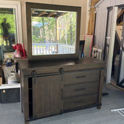 Dresser
