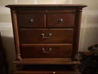 2 Nightstands Drawers
