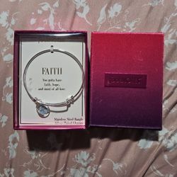 Footnote stainless steel bangle bracelet