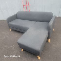 🛋️ Lightly Used Small Sectional Couch – $250 (Like New) + Delivery Available