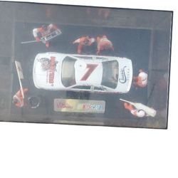 ALAN KULWICKI - #7 Hooters - 1:24 Pit Stop Showcase - 1993 Racing Champions