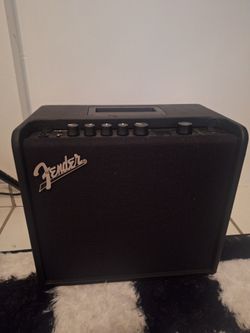 Fender Mustang LT25 guitar amplifier/black