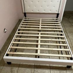 BRAND NEW FULL SIZE PLATFORM BED FRAME 