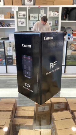 Canon RF 135 mm F1.8 L IS USM