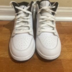 Boys Nike Air Jordan 1’s 