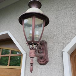 Hanover Lantern Outdoor Wall Sconce