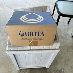 New Brita 10 Cup Filtering Water Pitcher