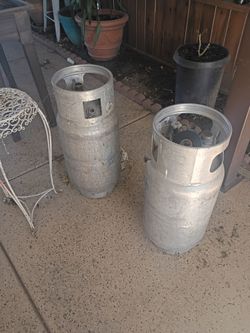 Forklift propain tanks