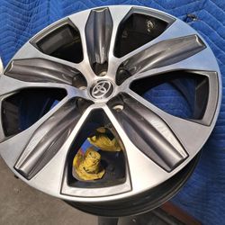 18"One☝🏼Single Toyota Highlander OEM Replacement Wheel