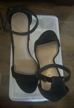 Blk Brash Low Block Heel…. SZ 8.5