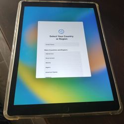 iPad 12.9in 32 gb 