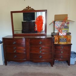Dressers And Mirror 