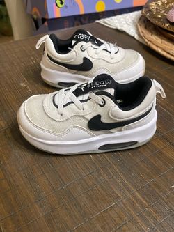 Nijes air Maxx used size 8C used
