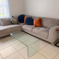 Sofa 🛋 💺  Great Conditions 