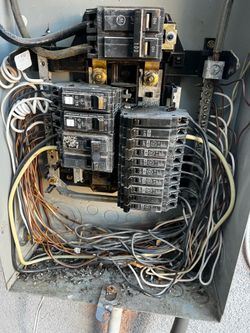 Se asen trabajos de electricidad aún buen precio cobra para un estimado gratis estamos ala orden en todo el metrolplex