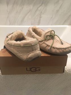 UGG slippers size 7