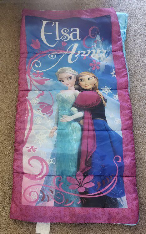 Disney ’s Frozen Sleeping Bag