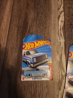 Hot Wheels '83 Chevy Silverado Die-Cast