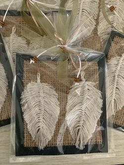 Aretes de hilaza hechos a mano