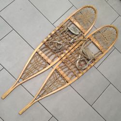 Vintage L.L. Bean Inc. Snow-Shoe