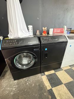 Speed Queen Black FF7 and DF7  Front-Load Washer and Dryer Set
