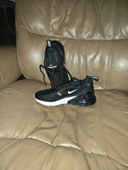 Women's Nike Size 7 Air Max 270
