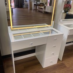 ✨💄 Modern White Vanity for Sale 💄✨