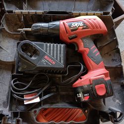 SKIL 12 Volt Cordelss Drill