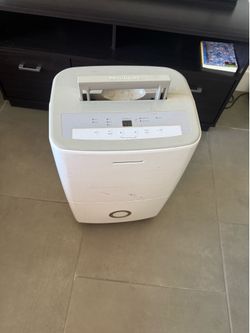 Frigidaire Dehumidifier 70 pint