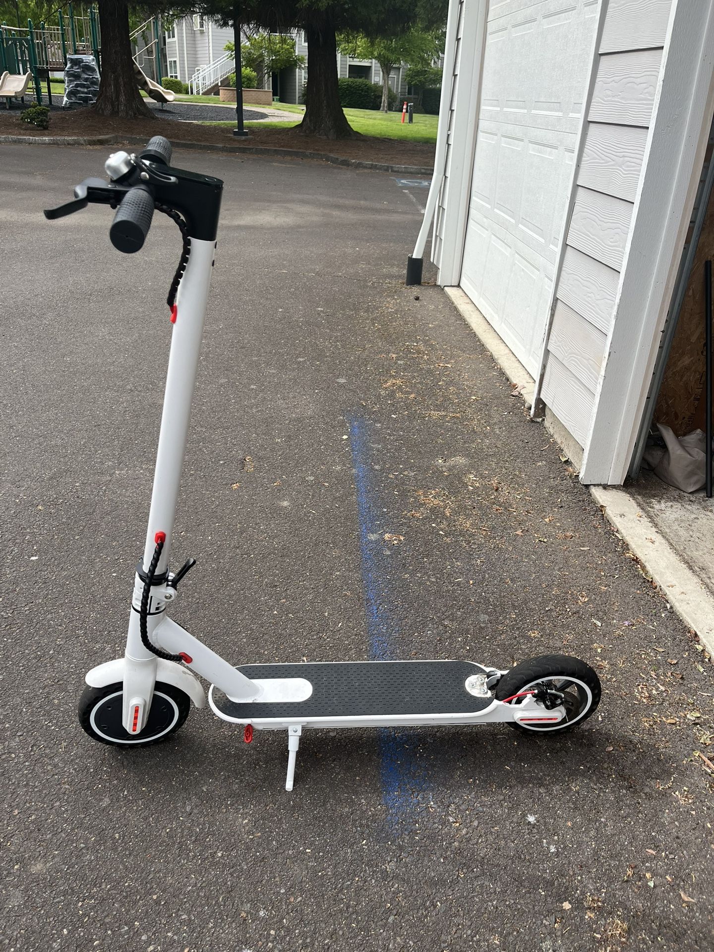 Electric Scooter (missing Back Fender)