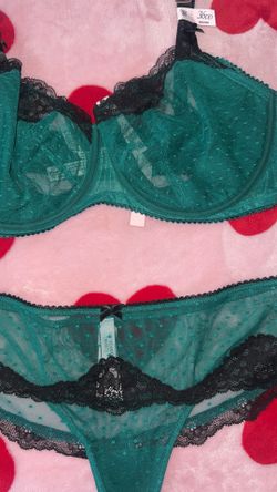 New Victoria Secret  bra Set 💚