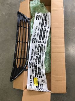 Elentra Sedan Bumper Grill HY1036115C